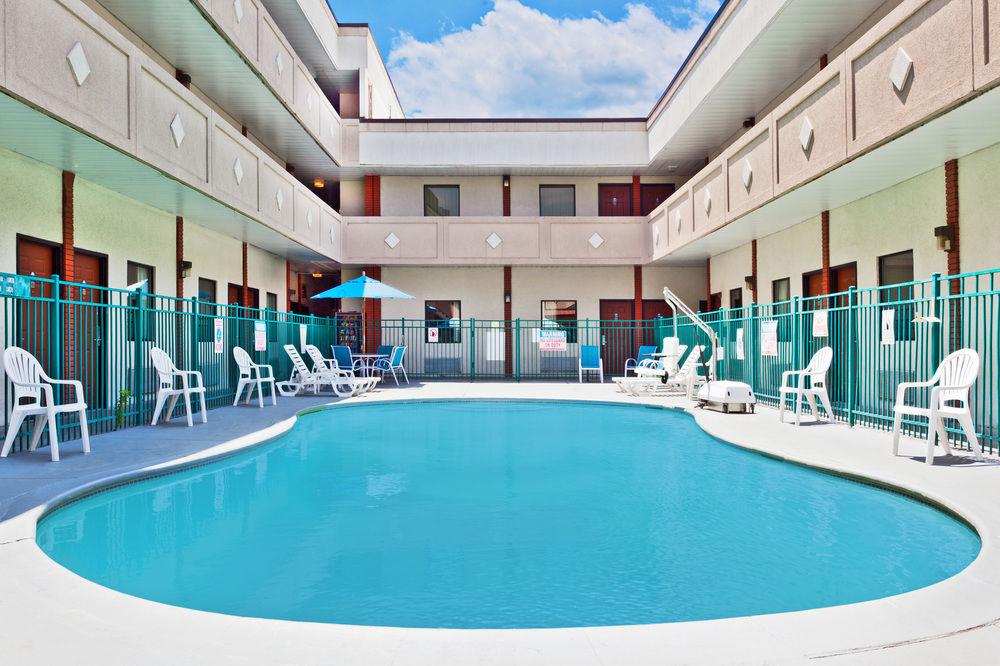 Hotel Bo, A Days Inn By Wyndham Chattanooga Downtown Экстерьер фото