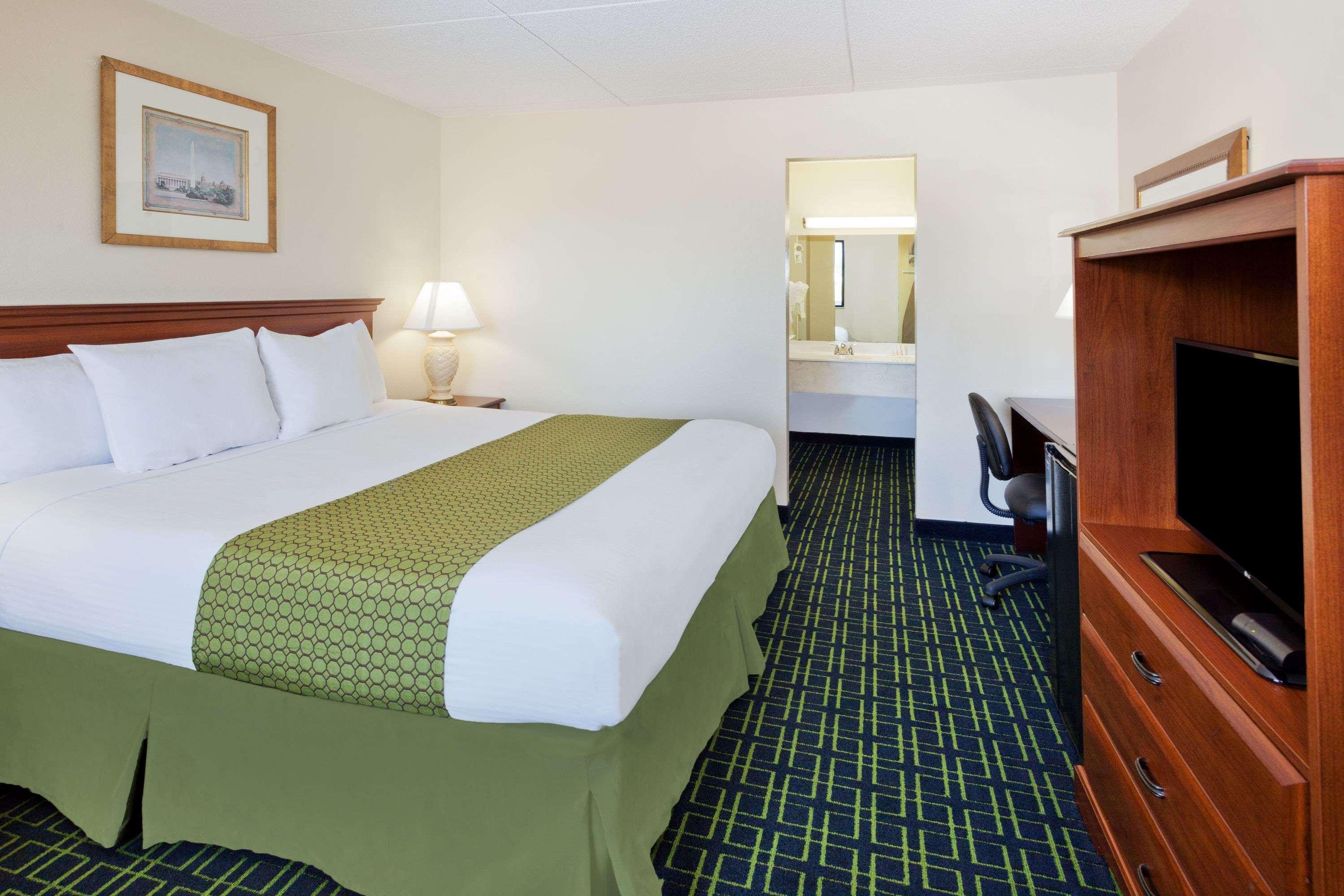 Hotel Bo, A Days Inn By Wyndham Chattanooga Downtown Экстерьер фото