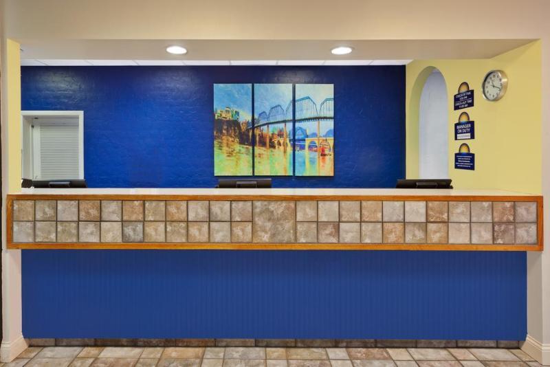 Hotel Bo, A Days Inn By Wyndham Chattanooga Downtown Экстерьер фото